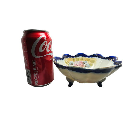 Beautiful! Vintage! Tri-Footed Hand-Painted, Floral Nut or Trinket Dish! - Picture 8 of 11